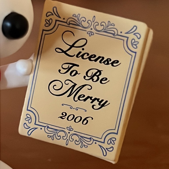 Hallmark Snoopy Collectable Ornament -Dated 2006- EC SFH *No box* - Picture 5 of 5